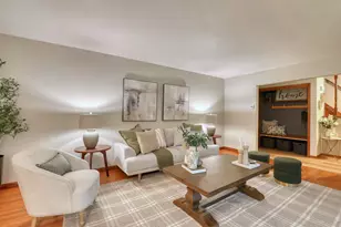 W304S2745 Green Meadow Ln, Genesee, WI 53188 - Photo 11