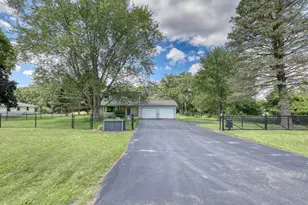 W304S2745 Green Meadow Ln, Genesee, WI 53188 - Photo 7