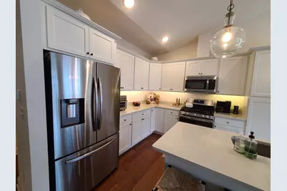 630  Cadence Cir, Lake Geneva, WI 53147 - Photo 9
