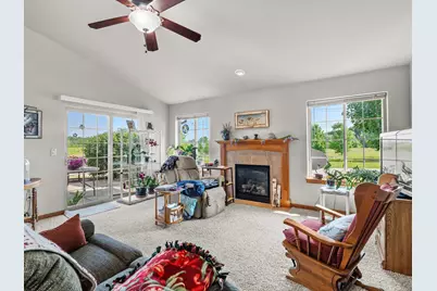 539  Mapleleaf Ct, Manitowoc, WI 54220 - Photo 5