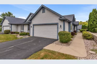 978  Bay View Cir, Mukwonago, WI 53149 - Photo 1