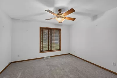 978  Bay View Cir, Mukwonago, WI 53149 - Photo 15