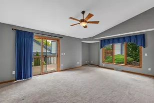 978 Bay View Cir, Mukwonago, WI 53149 - Photo 5