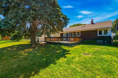 3736 S Sunset Dr, Milwaukee, WI 53220 - Photo 25