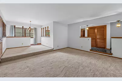 8841  Greenhill Ln, Greendale, WI 53129 - Photo 9