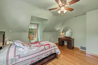 828 N 113th St, Wauwatosa, WI 53226 - Photo 23