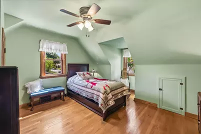 828 N 113th St, Wauwatosa, WI 53226 - Photo 21