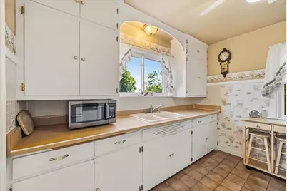 828 N 113th St, Wauwatosa, WI 53226 - Photo 15