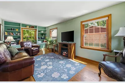 828 N 113th St, Wauwatosa, WI 53226 - Photo 7