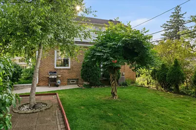 828 N 113th St, Wauwatosa, WI 53226 - Photo 33