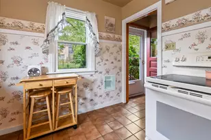 828 N 113th St, Wauwatosa, WI 53226 - Photo 17