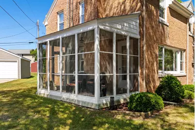 1212  Fairmont Ln, Manitowoc, WI 54220 - Photo 33