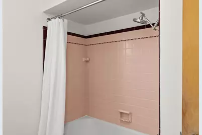 1212  Fairmont Ln, Manitowoc, WI 54220 - Photo 23