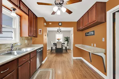 1019  Glenview Ave, Wauwatosa, WI 53213 - Photo 9