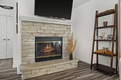 111  Virginia St, Racine, WI 53405 - Photo 5