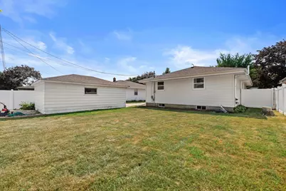 111  Virginia St, Racine, WI 53405 - Photo 27