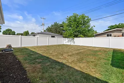 111  Virginia St, Racine, WI 53405 - Photo 25