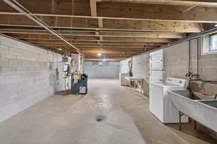 1068 Cedar St, West Bend, WI 53095 - Photo 15