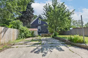 3063 S 8th St, Milwaukee, WI 53215 - Photo 23