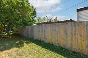 3063 S 8th St, Milwaukee, WI 53215 - Photo 25