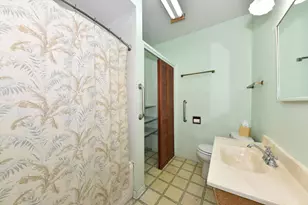 3063 S 8th St, Milwaukee, WI 53215 - Photo 9