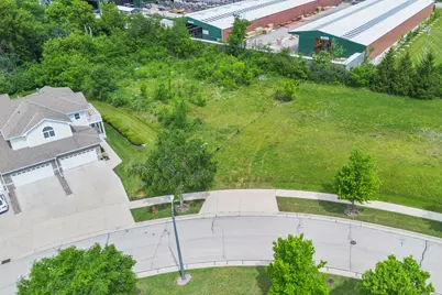 6751 S Prairiewood Ln #6749, Franklin, WI 53132 - Photo 9