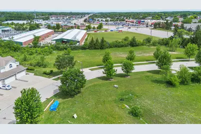 6751 S Prairiewood Ln #6749, Franklin, WI 53132 - Photo 3