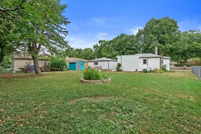 2421 W Bridge St, Milwaukee, WI 53221 - Photo 19