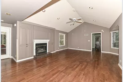 3554  Cranberry Ln, Racine, WI 53404 - Photo 5