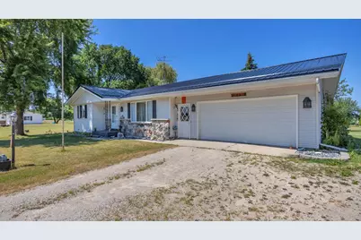 W6973  Kenyon Rd, Byron, WI 53065 - Photo 3