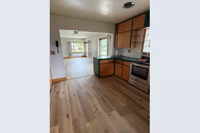 2712 S 10th St, Sheboygan, WI 53081 - Photo 9