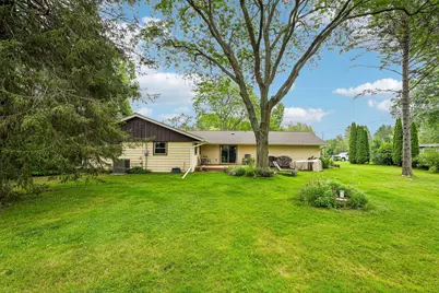 1389  Glenbrook Dr, Cedarburg, WI 53012 - Photo 21