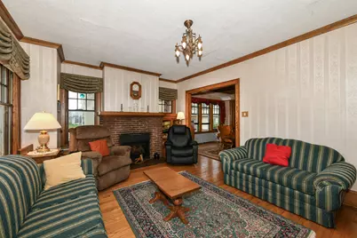 4915 W Woodlawn Ct, Milwaukee, WI 53208 - Photo 9
