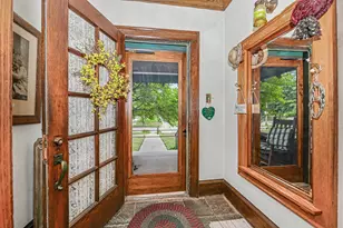 4915 W Woodlawn Ct, Milwaukee, WI 53208 - Photo 3