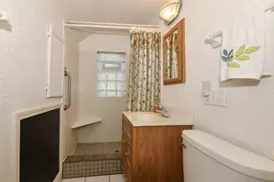 4915 W Woodlawn Ct, Milwaukee, WI 53208 - Photo 27