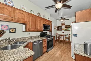 4915 W Woodlawn Ct, Milwaukee, WI 53208 - Photo 11