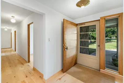 9200 N Tennyson Dr, Bayside, WI 53217 - Photo 17