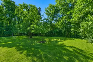 9200 N Tennyson Dr, Bayside, WI 53217 - Photo 29