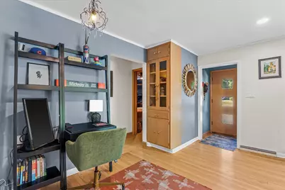 11825 W Elmhurst Pkwy, Wauwatosa, WI 53226 - Photo 5