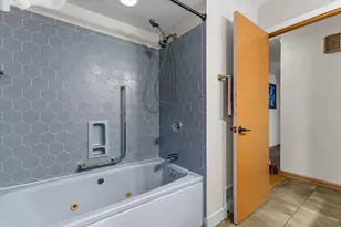 11825 W Elmhurst Pkwy, Wauwatosa, WI 53226 - Photo 21