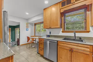11825 W Elmhurst Pkwy, Wauwatosa, WI 53226 - Photo 7