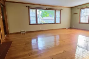 9715 W Wisconsin Ave, Wauwatosa, WI 53226 - Photo 7