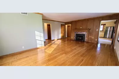 9715 W Wisconsin Ave, Wauwatosa, WI 53226 - Photo 5