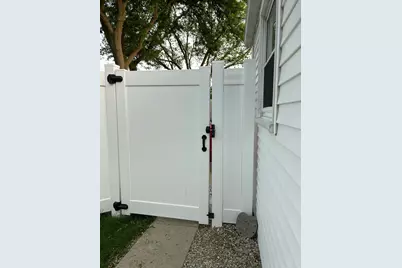 4454 S 1st St, Milwaukee, WI 53207 - Photo 21