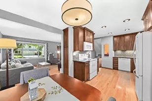 10336 W Park Ridge Ave, Wauwatosa, WI 53222 - Photo 9