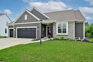 N174W20564 Laurel Springs Cir, Jackson, WI 53037 - Photo 3