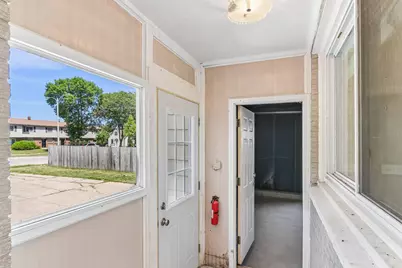 9035 W Morgan Ave, Milwaukee, WI 53228 - Photo 7