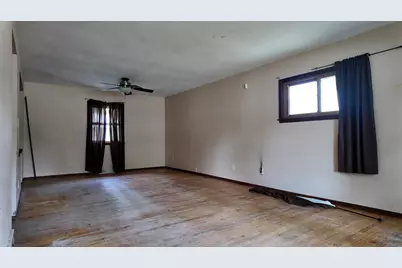 8334 W Denver Ave, Milwaukee, WI 53223 - Photo 5