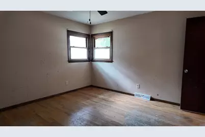 8334 W Denver Ave, Milwaukee, WI 53223 - Photo 15