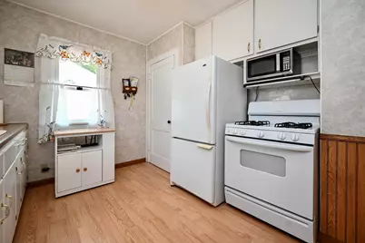 1217  East Ave, La Crosse, WI 54601 - Photo 7